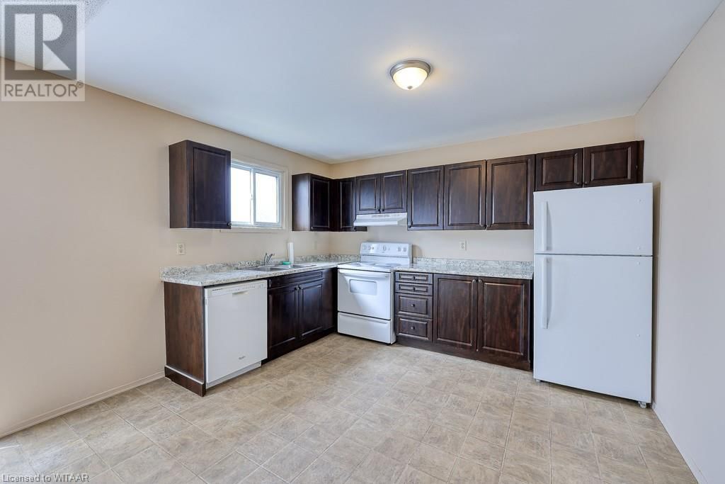 458 SPRINGBANK Avenue N Unit# 3 Image 2