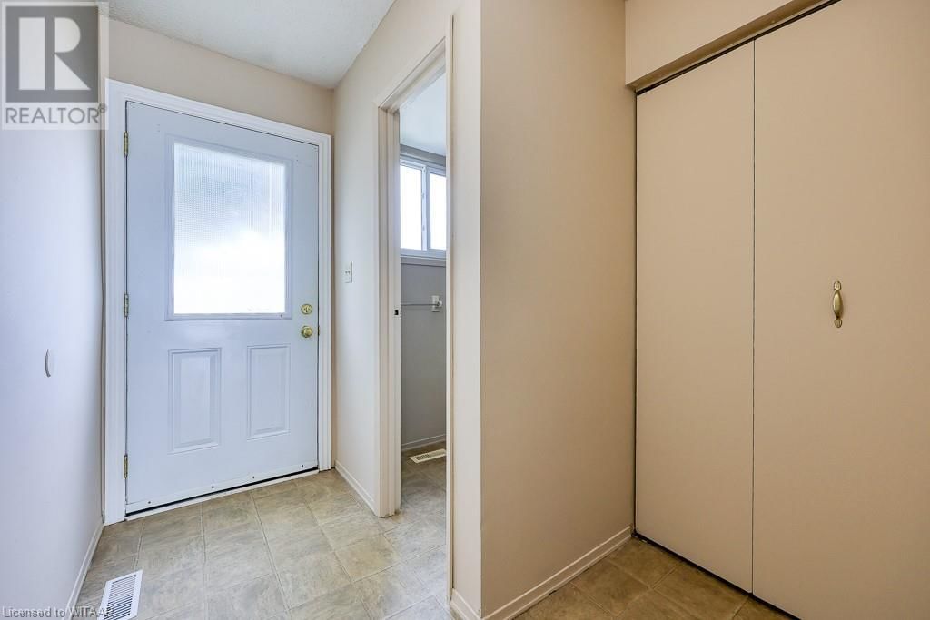 458 SPRINGBANK Avenue N Unit# 3 Image 31