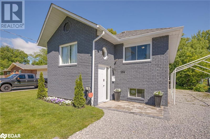 254 PARKWAY Avenue  Keswick, L4P2V9 | Image 1