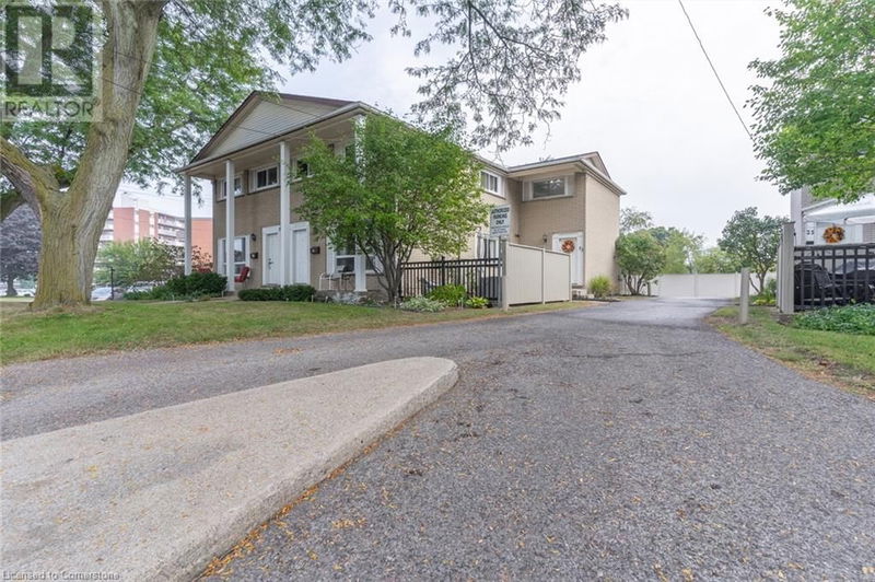 23 WOODMAN Drive South Hamilton, L8K4E2 | Image 2