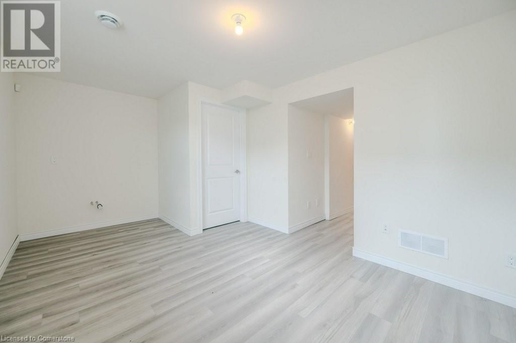 121 SUNFLOWER PLACE Image 36