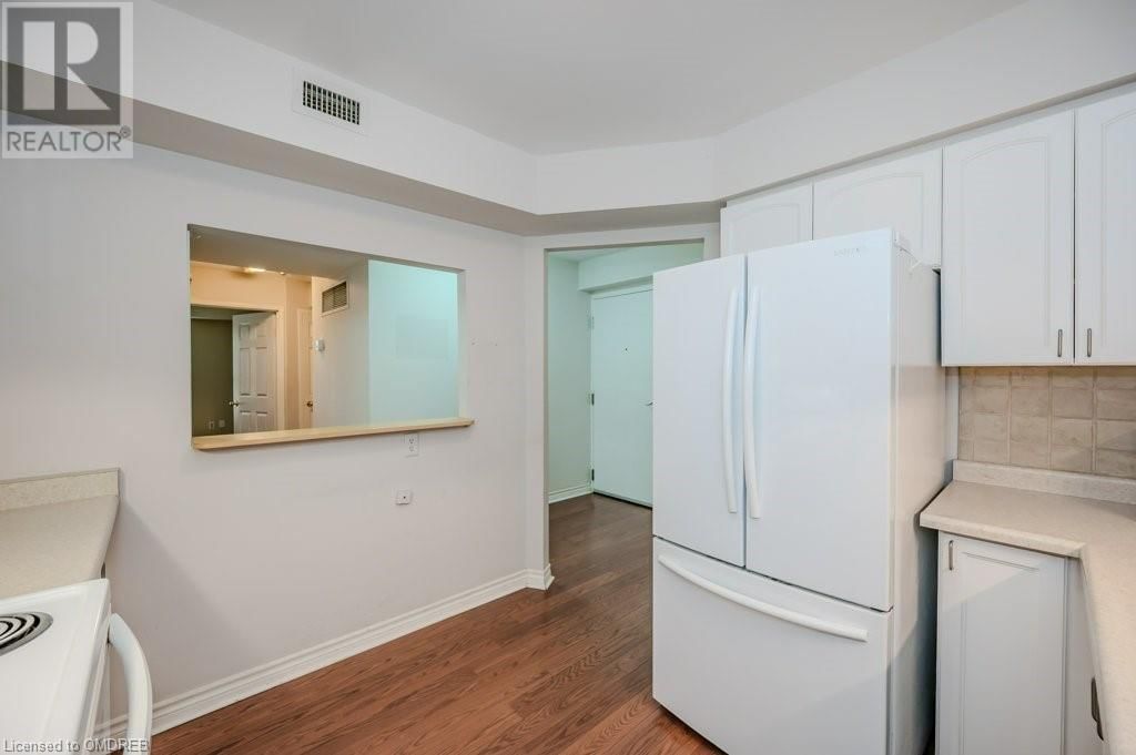 1071 QUEENS Avenue Unit# 104 Image 26