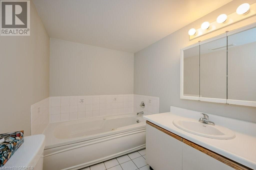 1071 QUEENS Avenue Unit# 104 Image 35