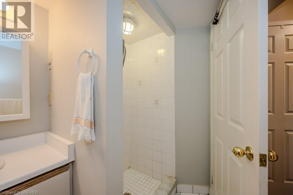 1071 QUEENS Avenue Unit# 104 Image 36