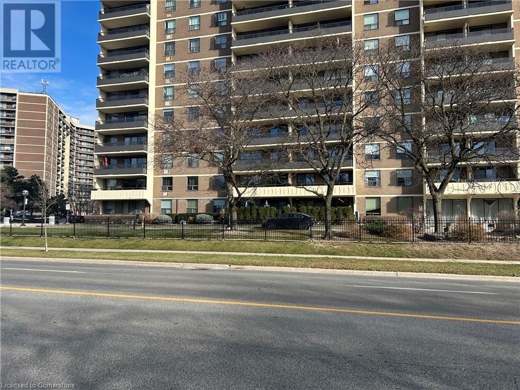 1112 - 511 THE WEST MALL Image 3