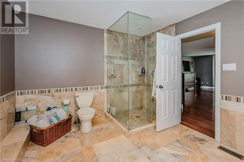 1340 GREENEAGLE Drive  Oakville, L6M2M9 | Image 22