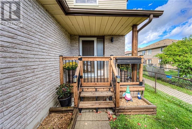 72 WINDALE Crescent  Kitchener, N2E3H4 | Image 3