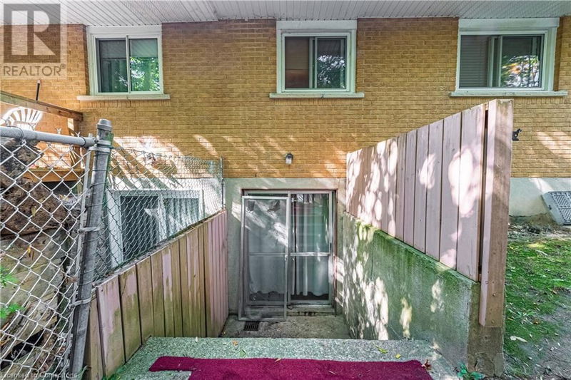 228 INGLESIDE Place  Kitchener, N2M2H2 | Image 3