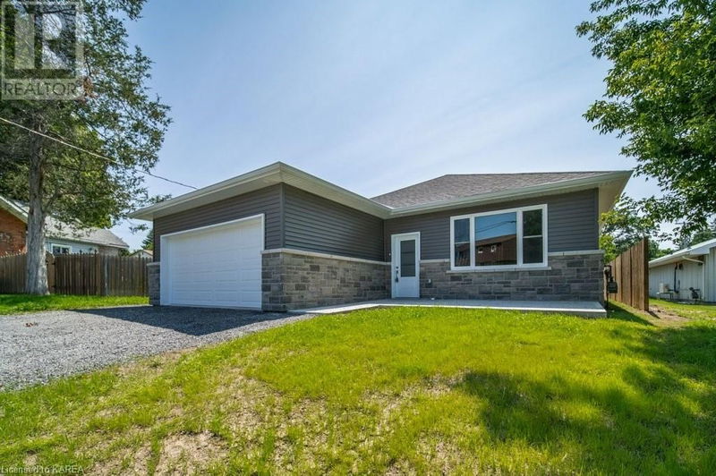 16 PALACE Road  Napanee, K7R1A3 | Image 1