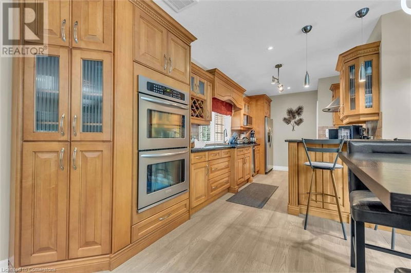 12 SIMS LOCK Road  Caledonia, N3W1V8 | Image 19