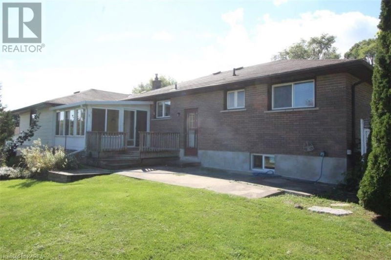 1984 DOWNSVIEW Drive  Glenburnie, K0H1S0 | Image 28