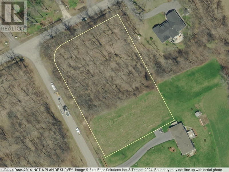 11 OAKWOOD Lane  Loyalist Township, K0H1G0 | Image 1