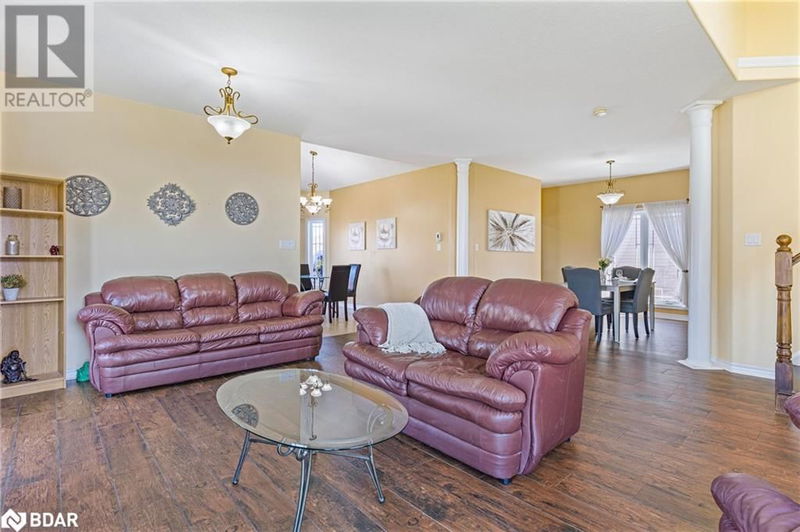 50 DINNICK Crescent  Orangeville, L9W0B7 | Image 2