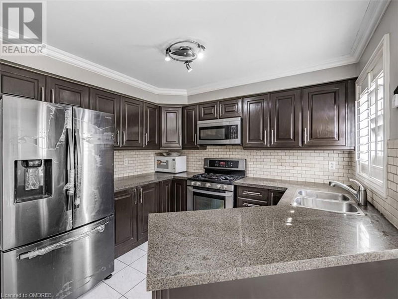 5930 BASSINGER Place  Mississauga, L5M6K5 | Image 12