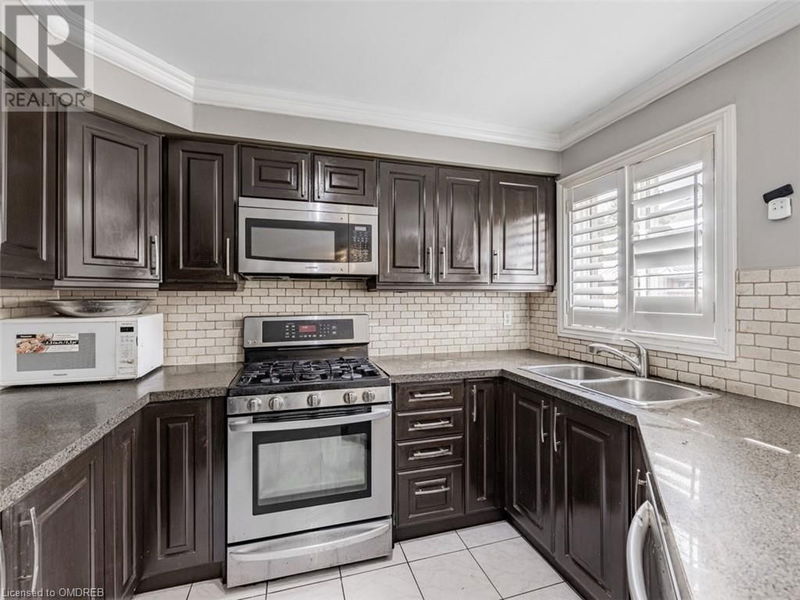 5930 BASSINGER Place  Mississauga, L5M6K5 | Image 13