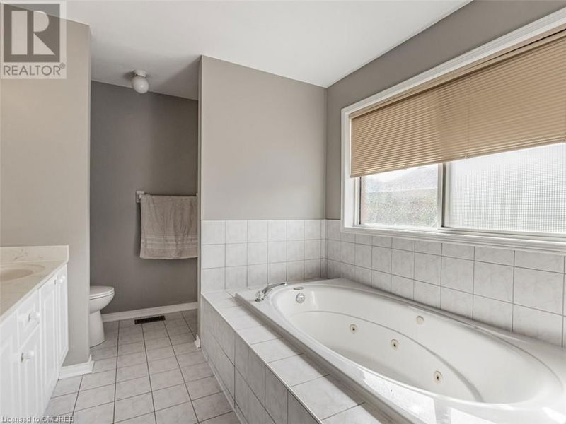 5930 BASSINGER Place  Mississauga, L5M6K5 | Image 22