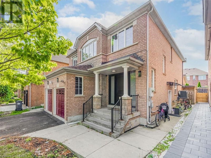 5930 BASSINGER Place  Mississauga, L5M6K5 | Image 3