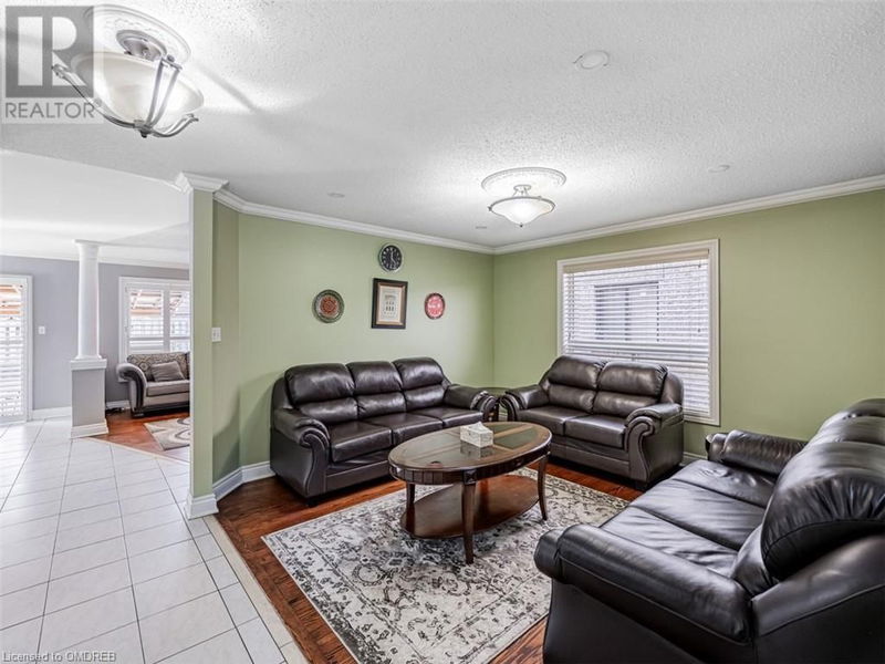 5930 BASSINGER Place  Mississauga, L5M6K5 | Image 7