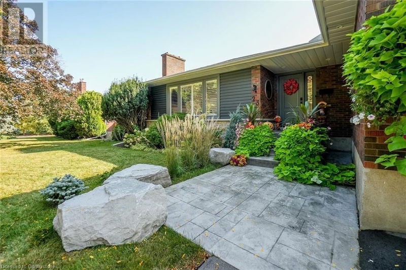 23 WEST HAMPTON Road  St. Catharines, L2T3E6 | Image 2