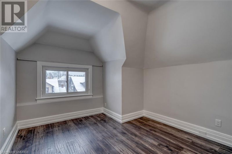 112 LEINSTER Avenue South Hamilton, L8M3A5 | Image 30