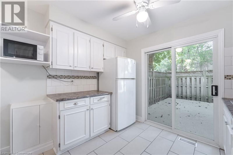 1116 HOMEWOOD Drive  Burlington, L7P2M2 | Image 12