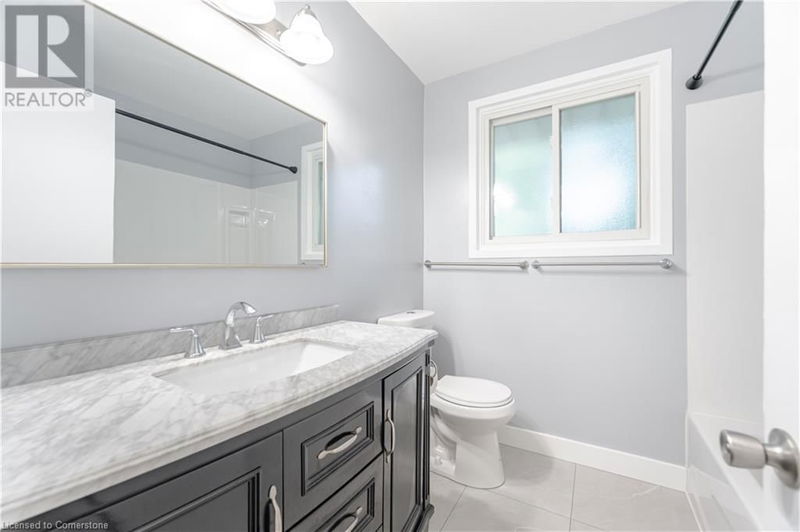 1116 HOMEWOOD Drive  Burlington, L7P2M2 | Image 22