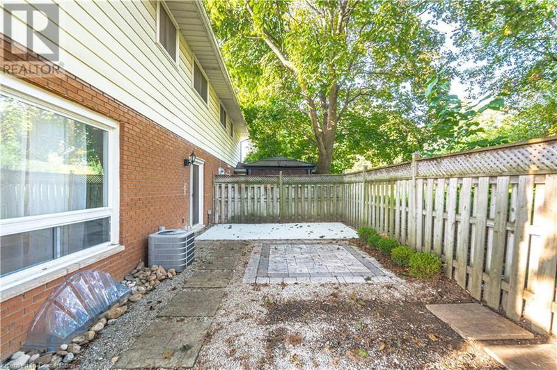 1116 HOMEWOOD Drive  Burlington, L7P2M2 | Image 33