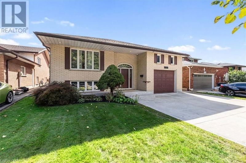 7050 HAROVICS Lane  Niagara Falls, L2G7S9 | Image 2