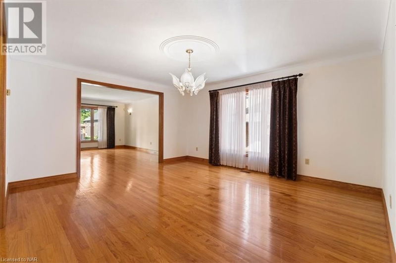 7050 HAROVICS Lane  Niagara Falls, L2G7S9 | Image 8