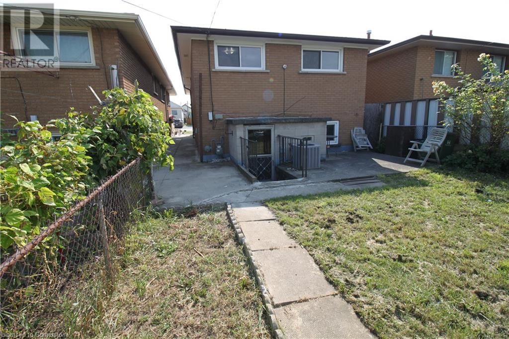 19 DELENA Avenue N Unit# 1 Image 14