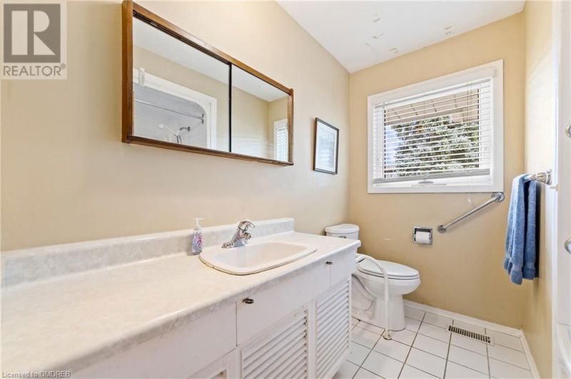 1302 GAINSBOROUGH Drive  Oakville, L6H2H6 | Image 22