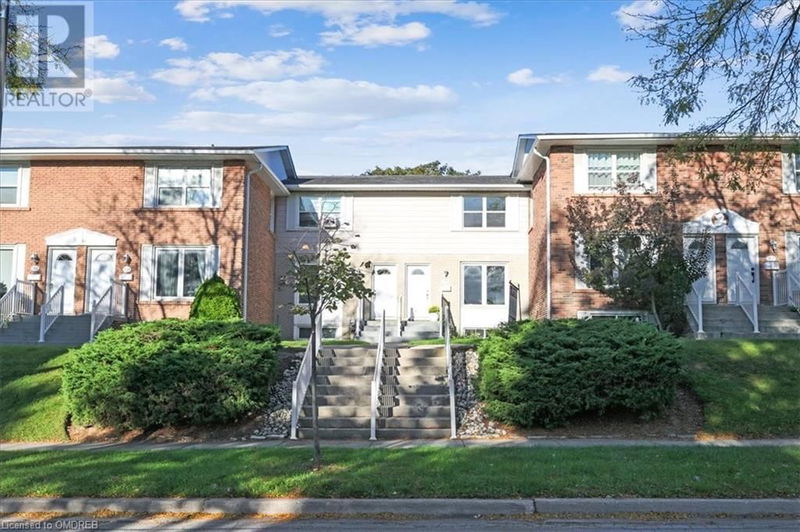 2111 MEADOWBROOK Road  Burlington, L7P2A5 | Image 2