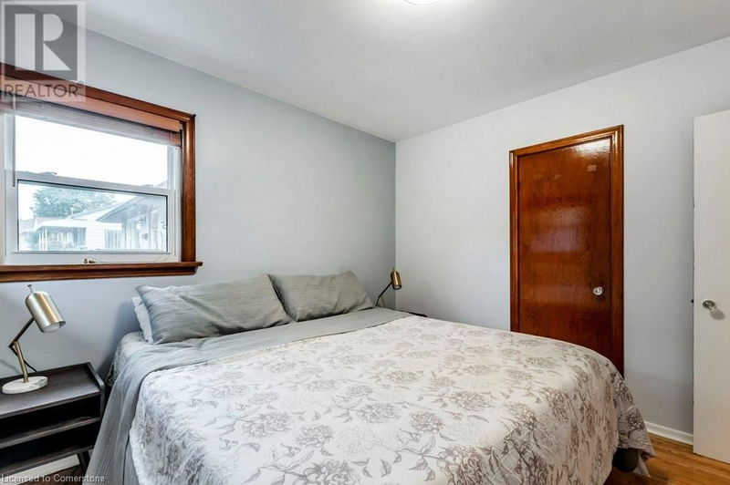 102 HARBER Avenue  Kitchener, N2C1Z2 | Image 16