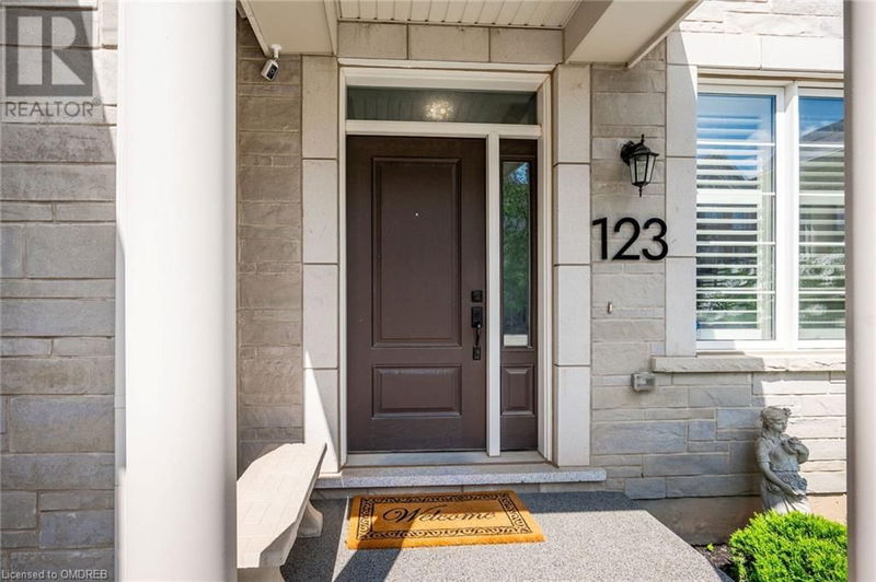 123 STORK Street  Oakville, L6H0X8 | Image 2