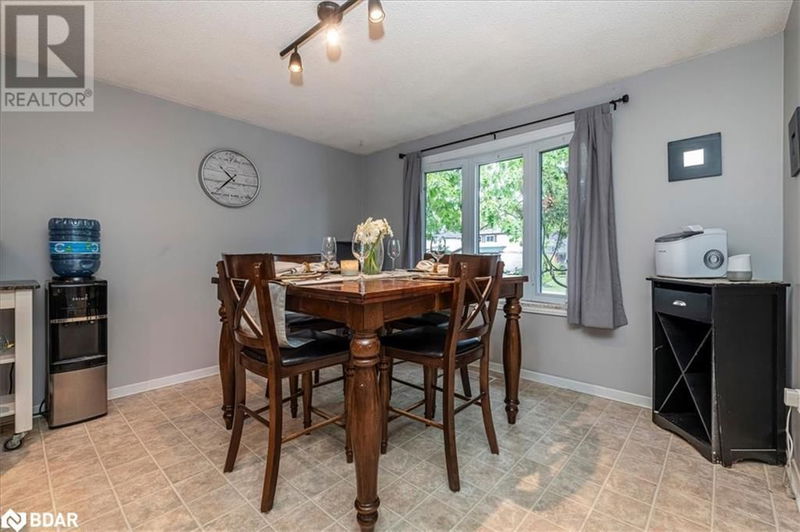 3 SINCLAIR Court  Barrie, L4N5X8 | Image 5