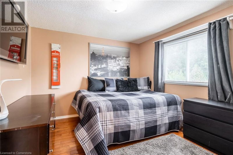 2083 EDGEBANK Court  Burlington, L7M2S8 | Image 17