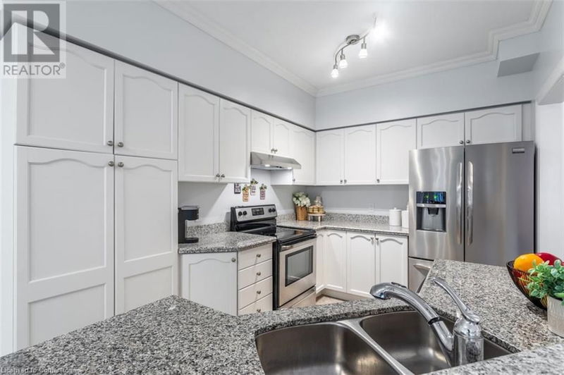 1375 STEPHENSON Drive  Burlington, L7S2M4 | Image 9