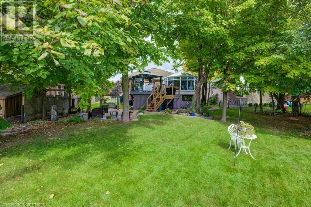 208 EBY Crescent Image 35