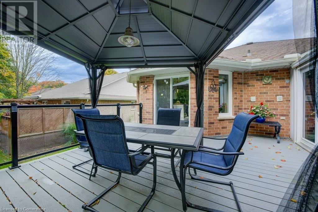 208 EBY Crescent Image 37