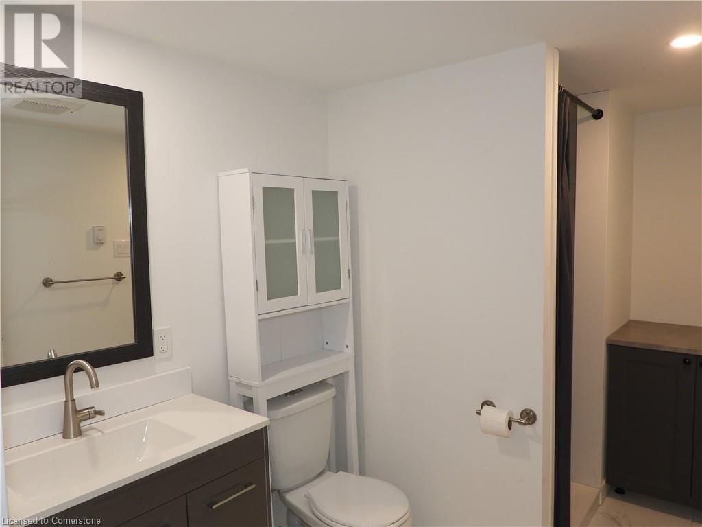 7 BAYVIEW Avenue Unit# Basement Image 10