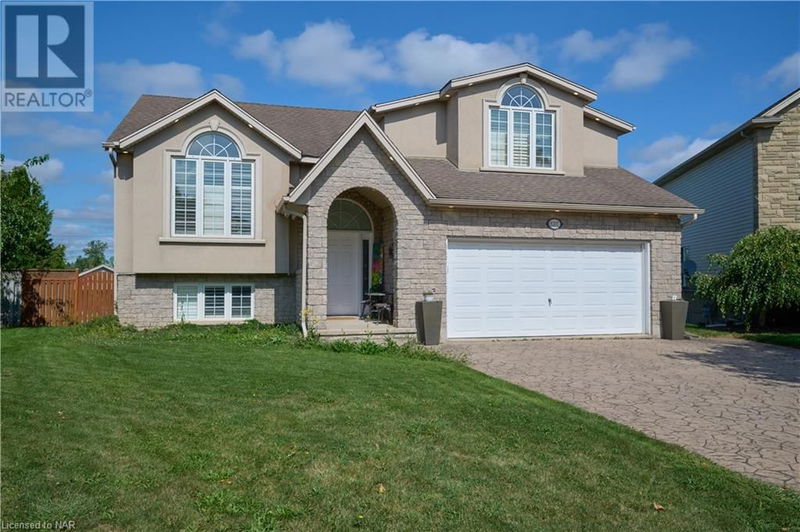 8207 BEAVER GLEN Drive  Niagara Falls, L2H3K5 | Image 1