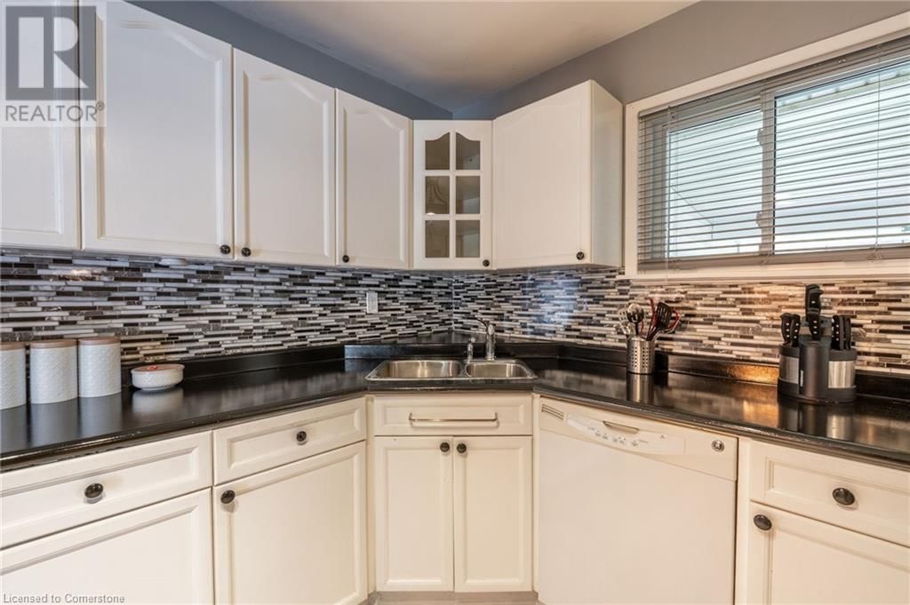 6388 DOREEN DRIVE Image 13