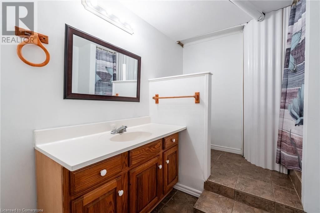 6388 DOREEN DRIVE Image 24