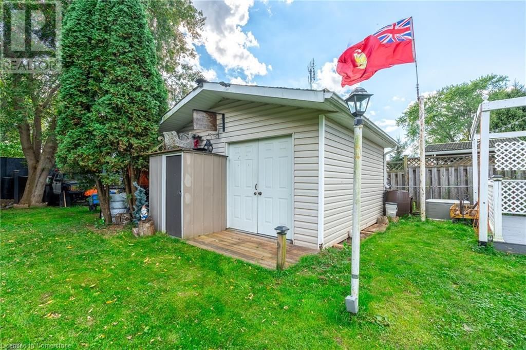 6388 DOREEN DRIVE Image 33