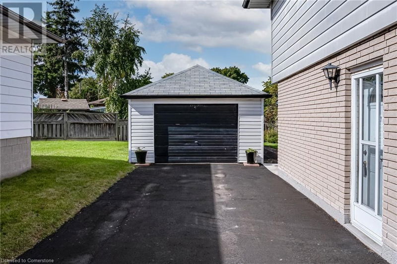 165 HOOVER Crescent  Hamilton, L9A3H2 | Image 4