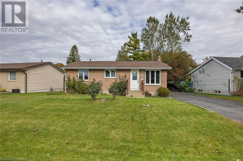 11 HARVARD Place  Amherstview, K7N1J5 | Image 1