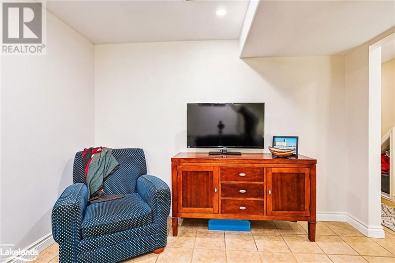 89 DILLON Drive  Collingwood, L9Y4S4 | Image 22