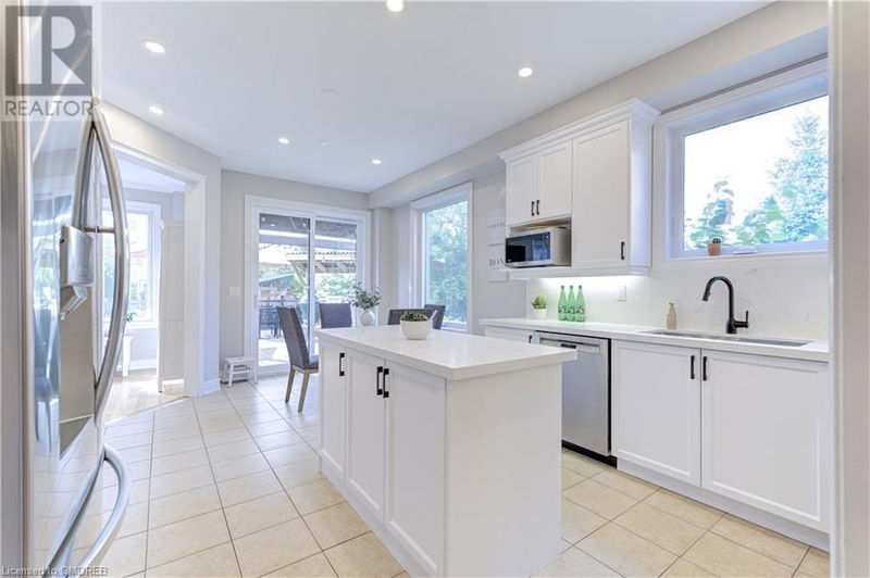 3410 ROBIN HILL Circle  Oakville, L6L6X2 | Image 20