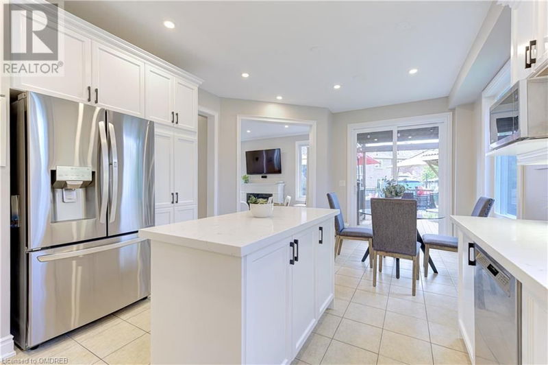 3410 ROBIN HILL Circle  Oakville, L6L6X2 | Image 21