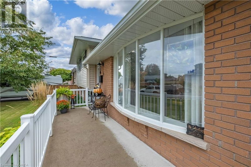 87 SUNSET Boulevard  Kingston, K7M4W2 | Image 3